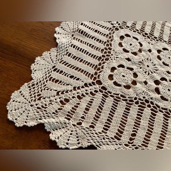 ๐งถ Hand Crochet Doily (Rectangular) - Picture 4 of 8